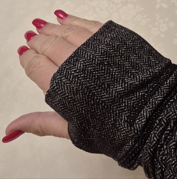 Lululemon Define Women's Black Gray Jacket Heathered Herringbone Sz 6 Thumbholes - Picture 8 of 9